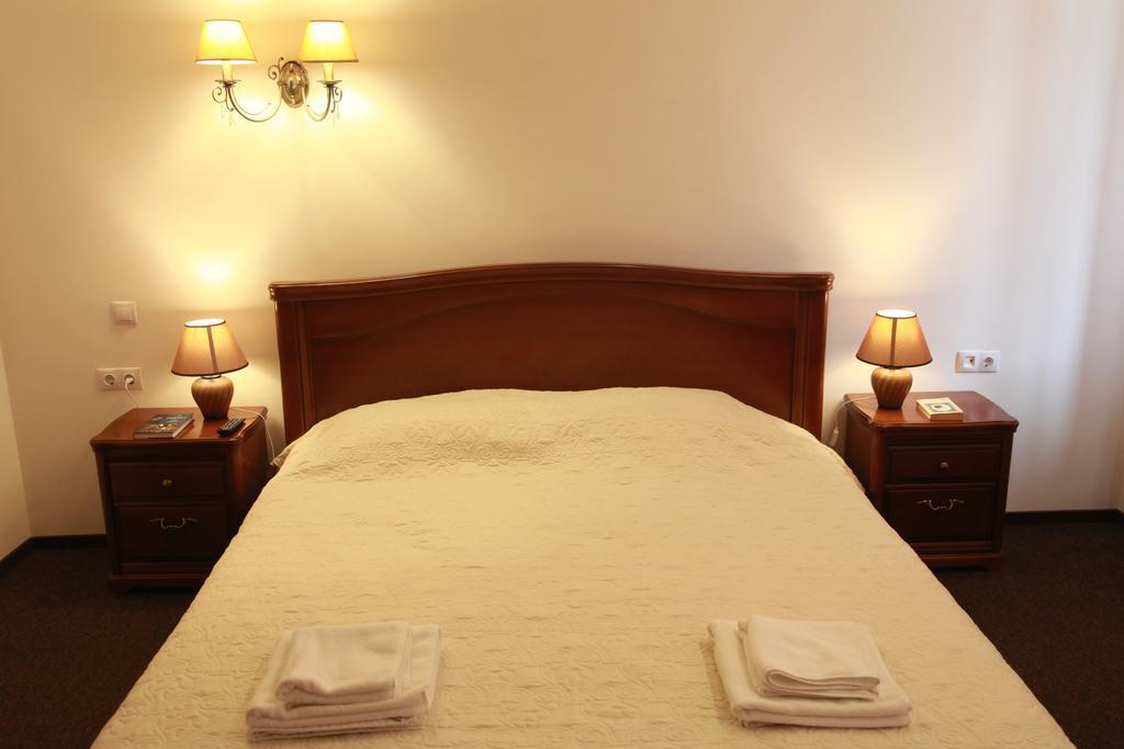 Guest House Adam Mickiewicz Lemberg Zimmer foto