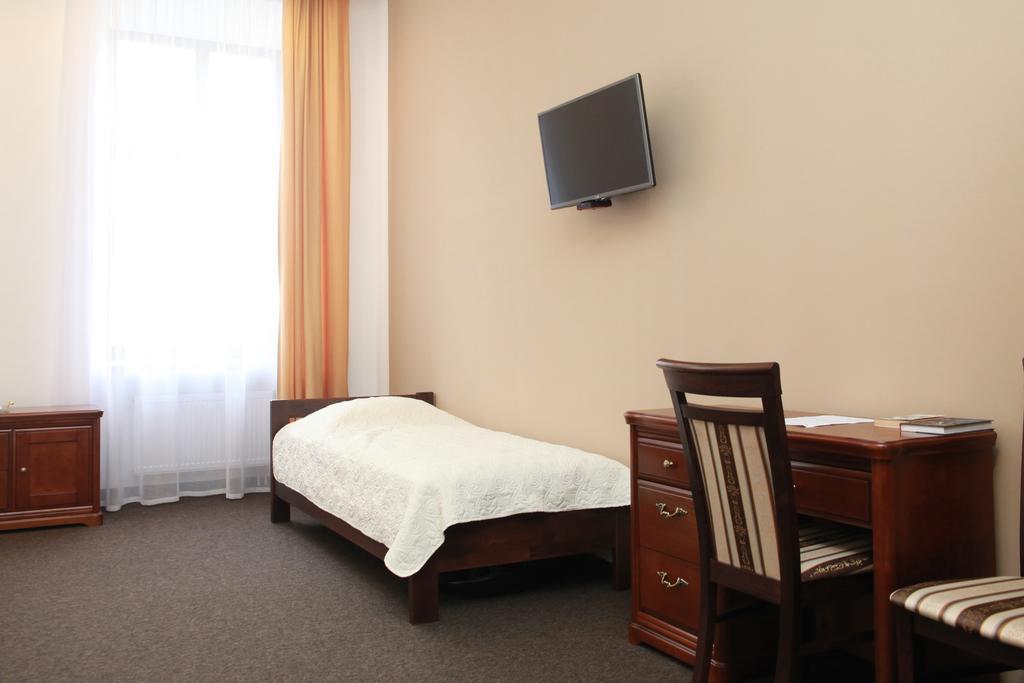 Guest House Adam Mickiewicz Lemberg Zimmer foto